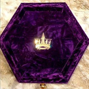 Jeffree Star palette in Blood Lust.